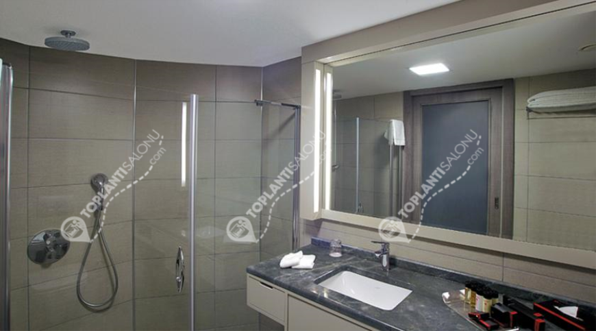 Otel | Türkiye, İzmir, Konak, Basmane | RAMADA PLAZA İZMİR