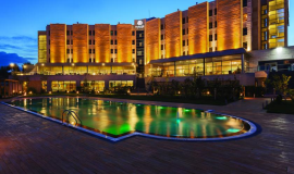 DOUBLETREE BY HILTON AVANOS