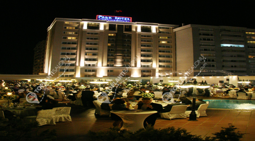 Otel | Türkiye, Ankara, Çankaya, Basınsitesi | BÜYÜKHANLI PARK HOTEL | Havuzbaşı Teras